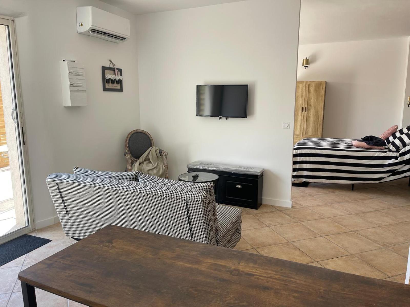 La Casa Bella Aparthotel Gignac-la-Nerthe Екстериор снимка