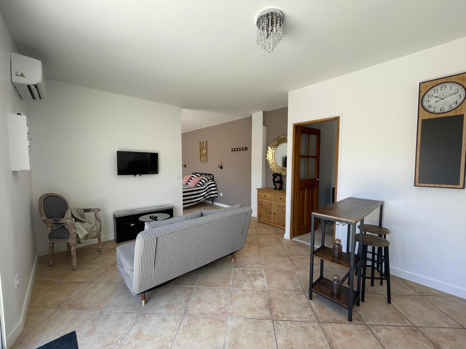 La Casa Bella Aparthotel Gignac-la-Nerthe Екстериор снимка